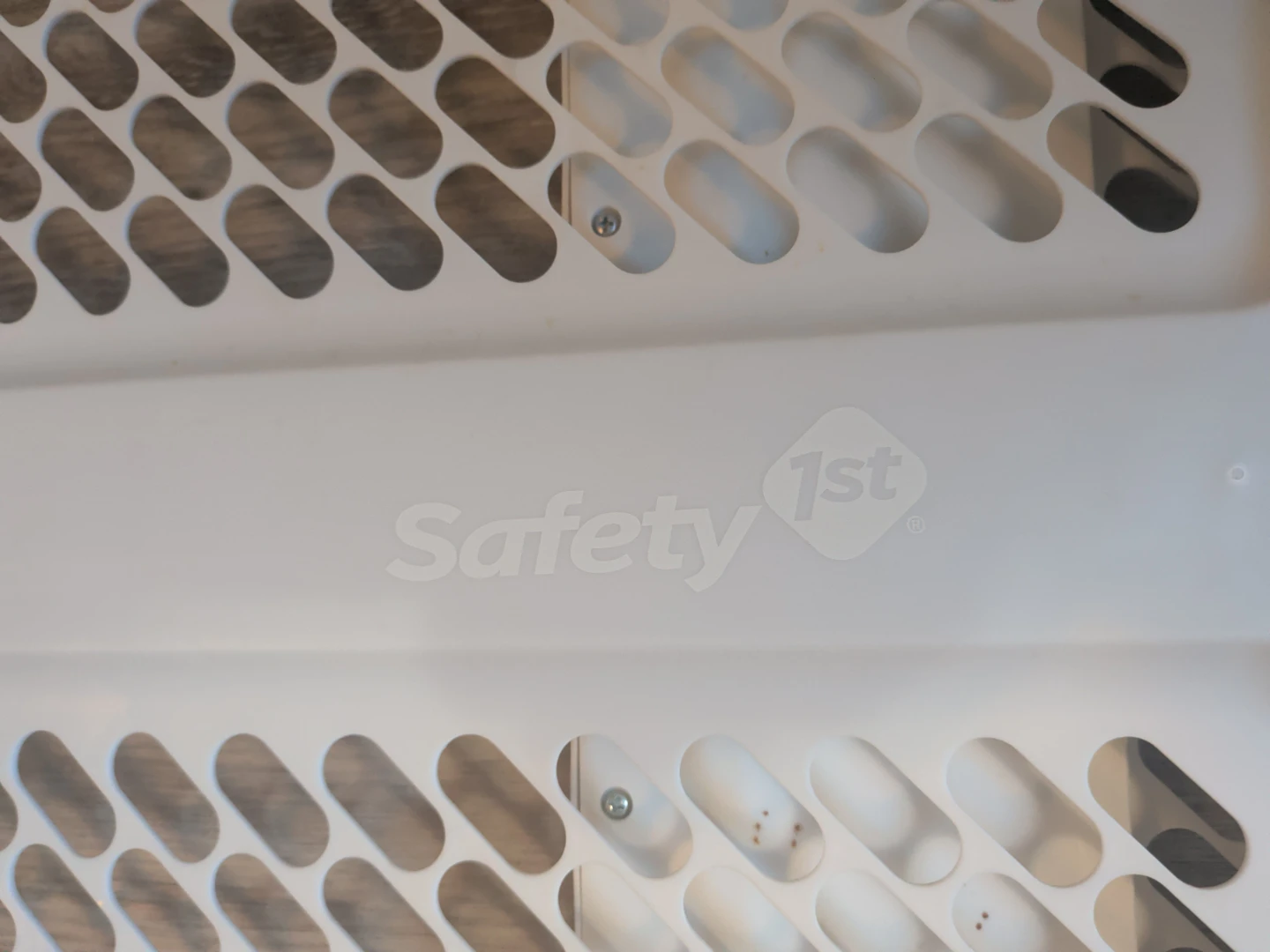 Safety 1st white baby gate - photo 4