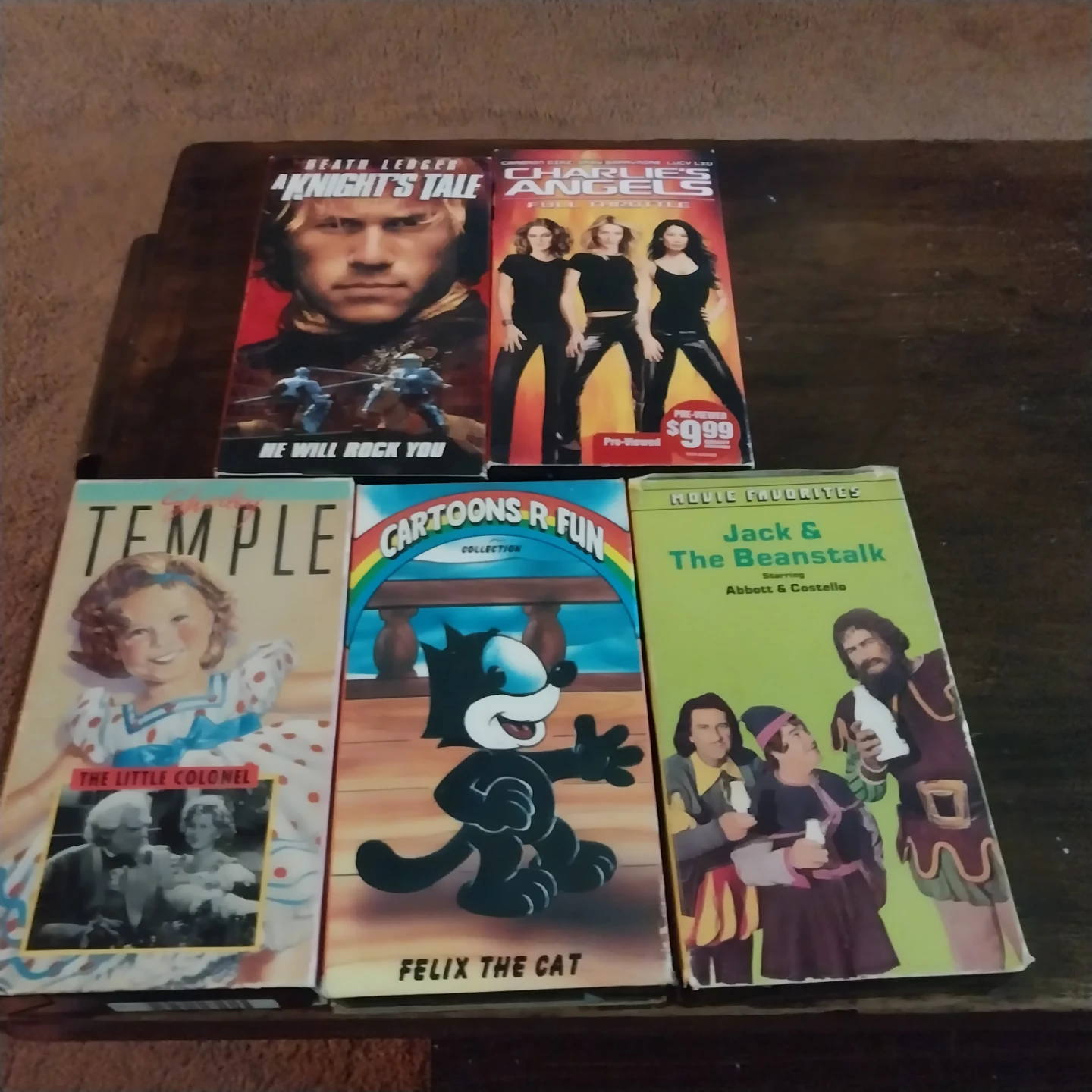 🏈Set of 5 Classic Movies and Cartoons on VHS🏈