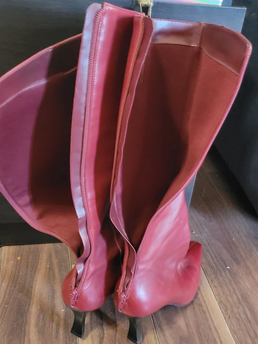 Red Knee-High Boots Sz 8 - photo 3