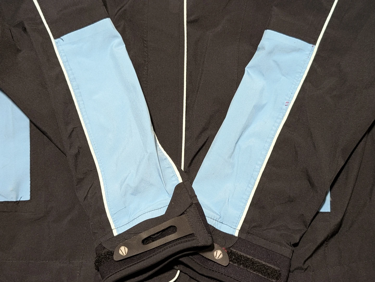 Like NEW: Sunice Women's Gore-Tex Hurricane Jacket - photo 3
