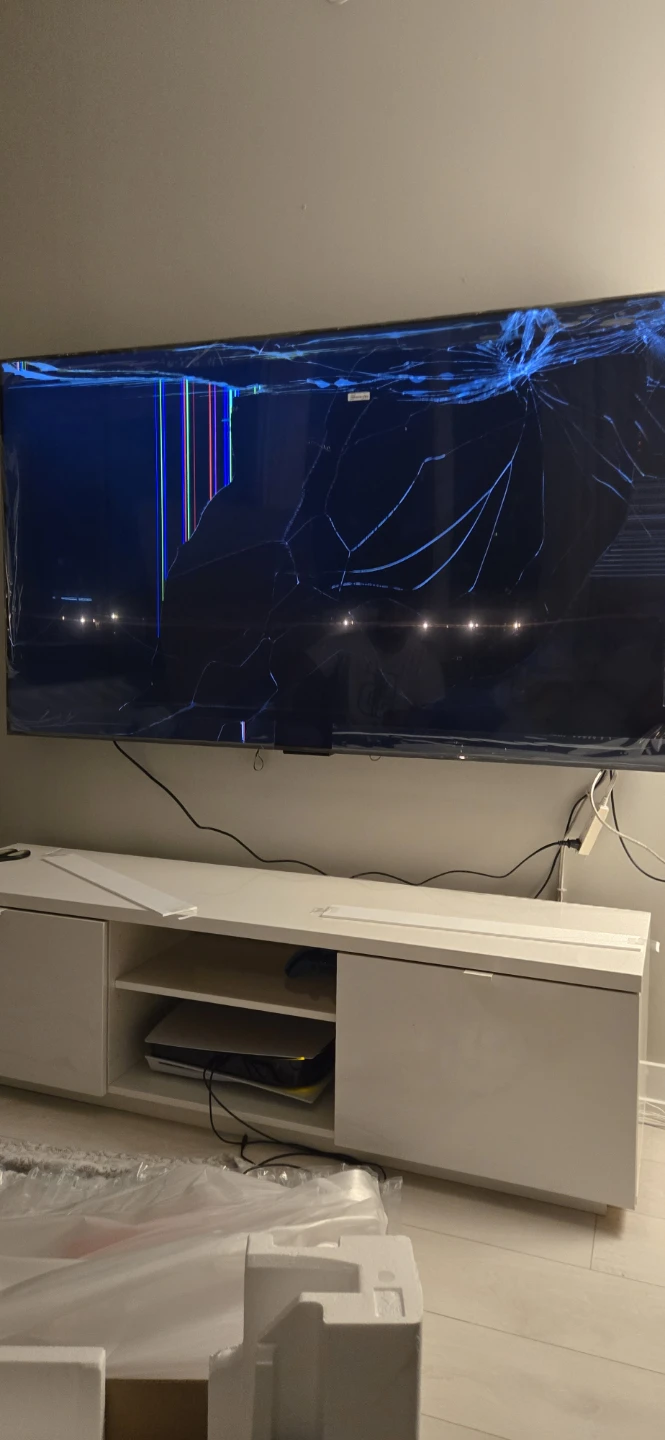 Broken TCL 75-Inch QM64L QLED 4K Smart TV - photo 4