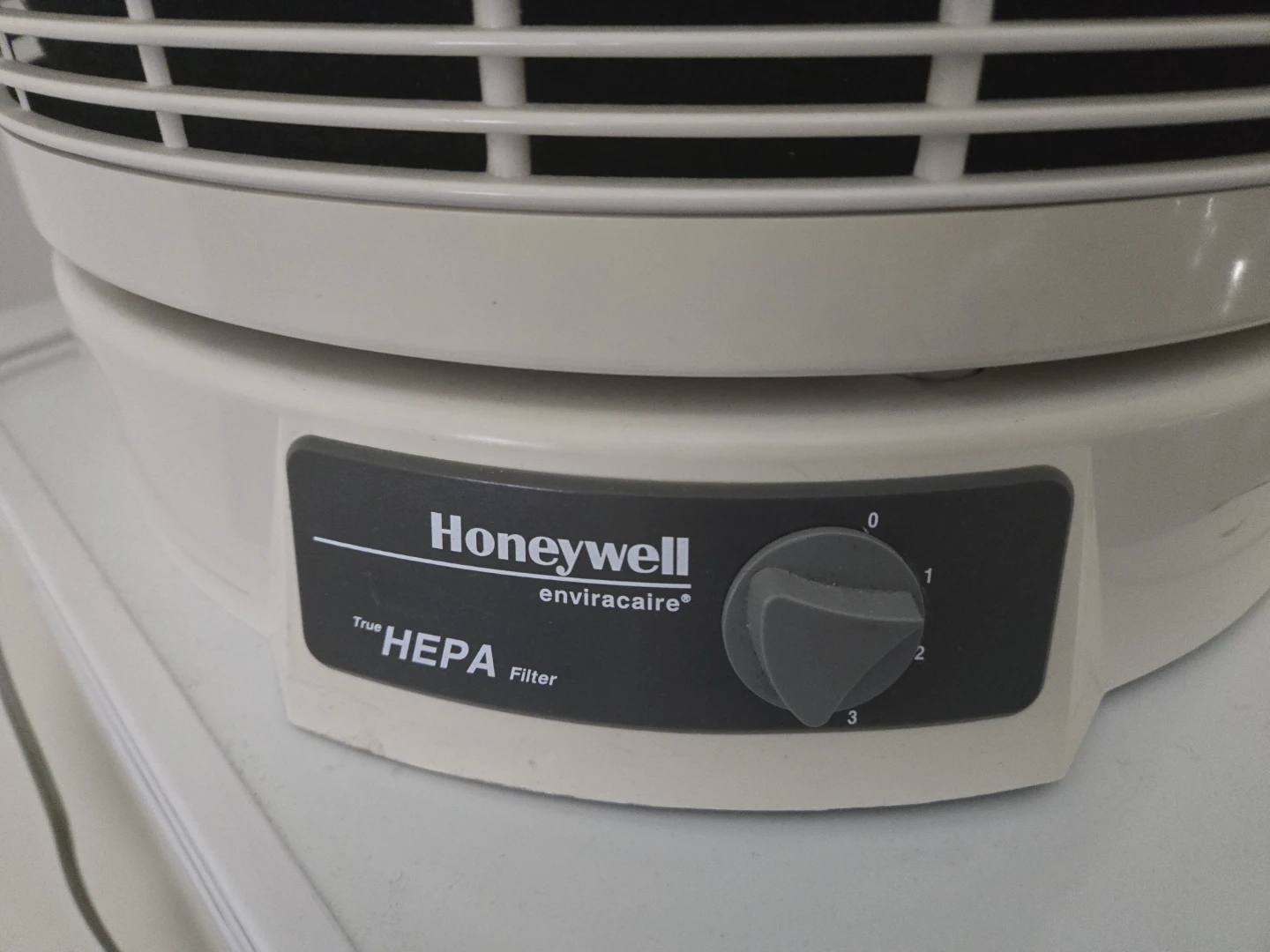 Honeywell True HEPA Air Cleaner + Extra New Filter - photo 2