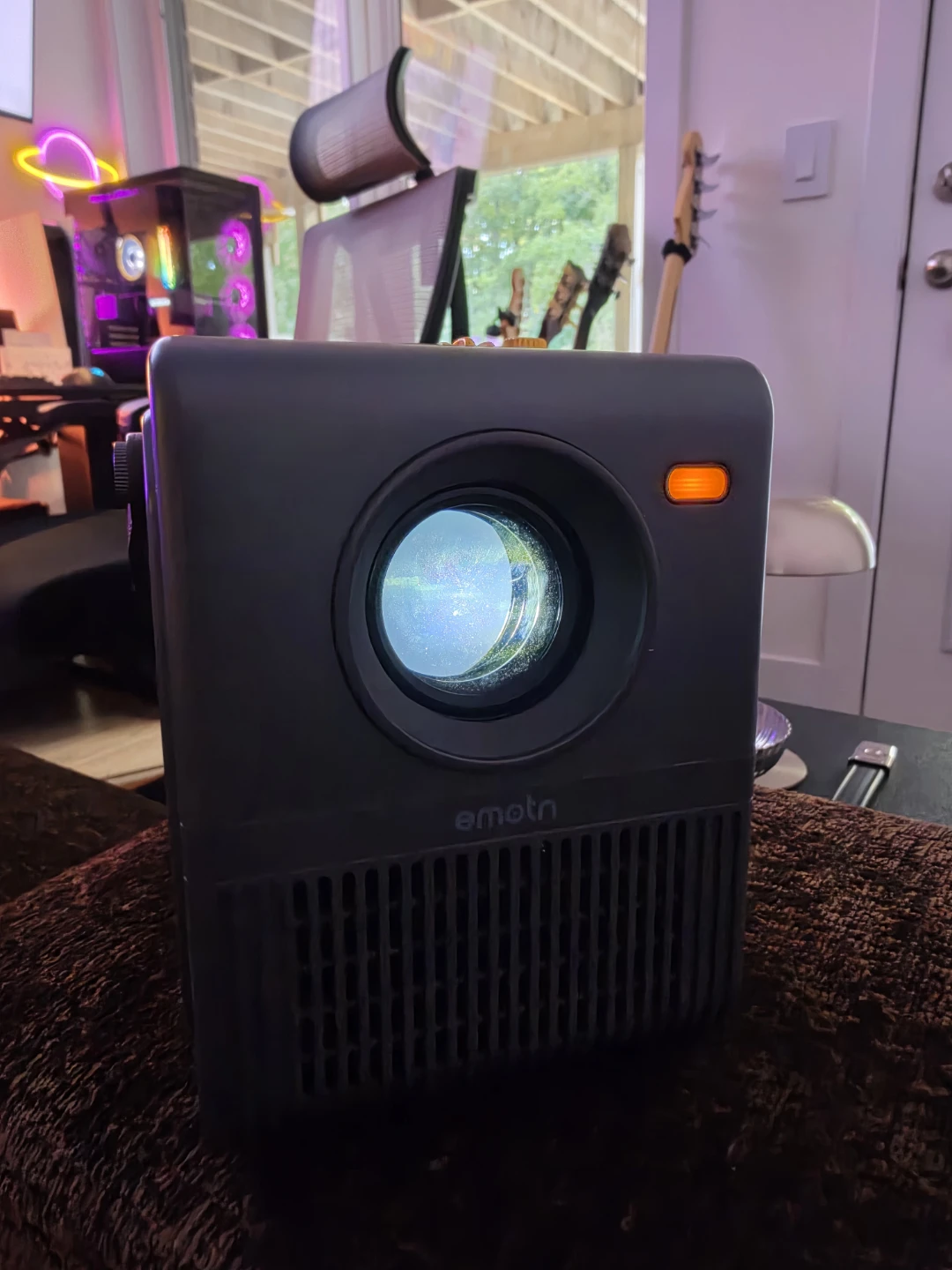 Emotn H1 Smart Projector - photo 5