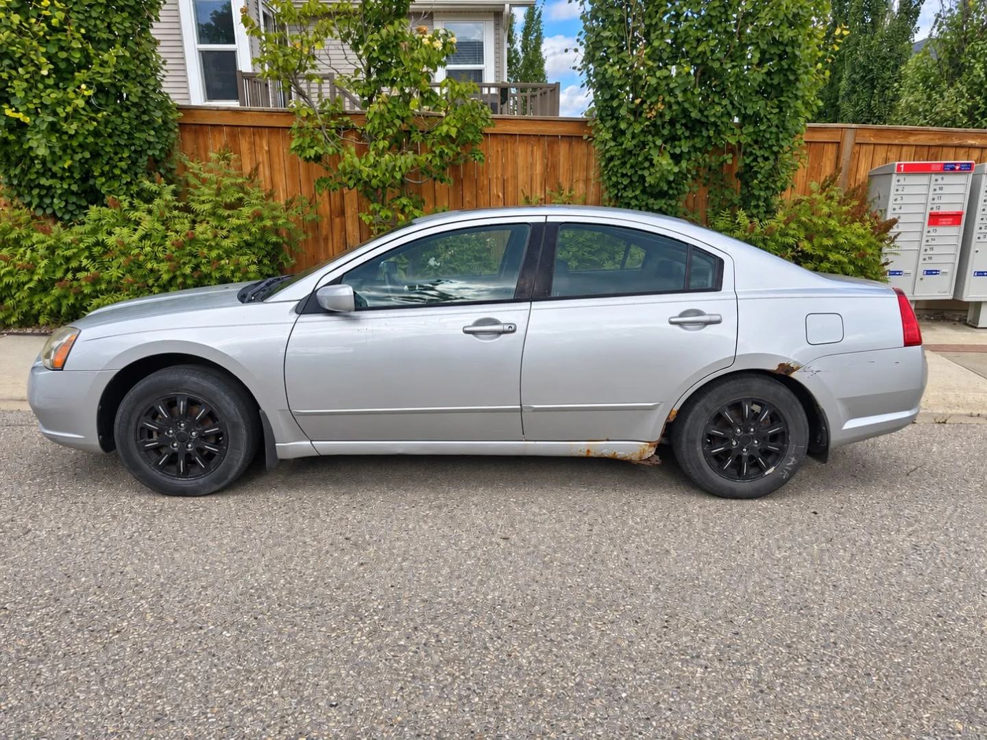 2006 - Mitsubishi GALANT ES - photo 2