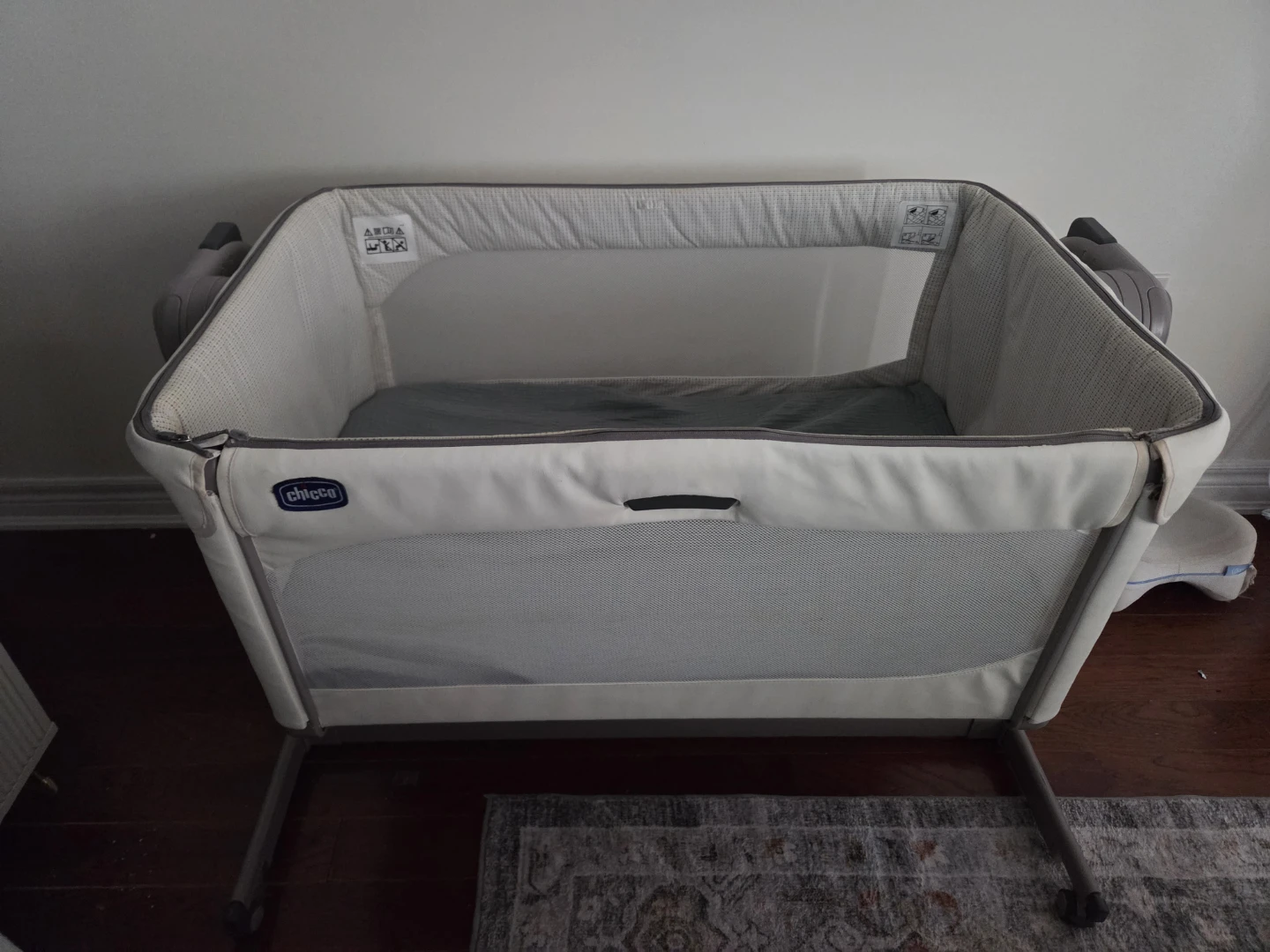Chicco Bedside Sleeper - photo 2