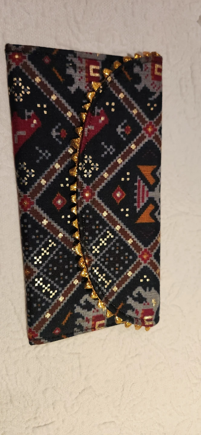 Set of two decorative patterned pouches - photo 3
