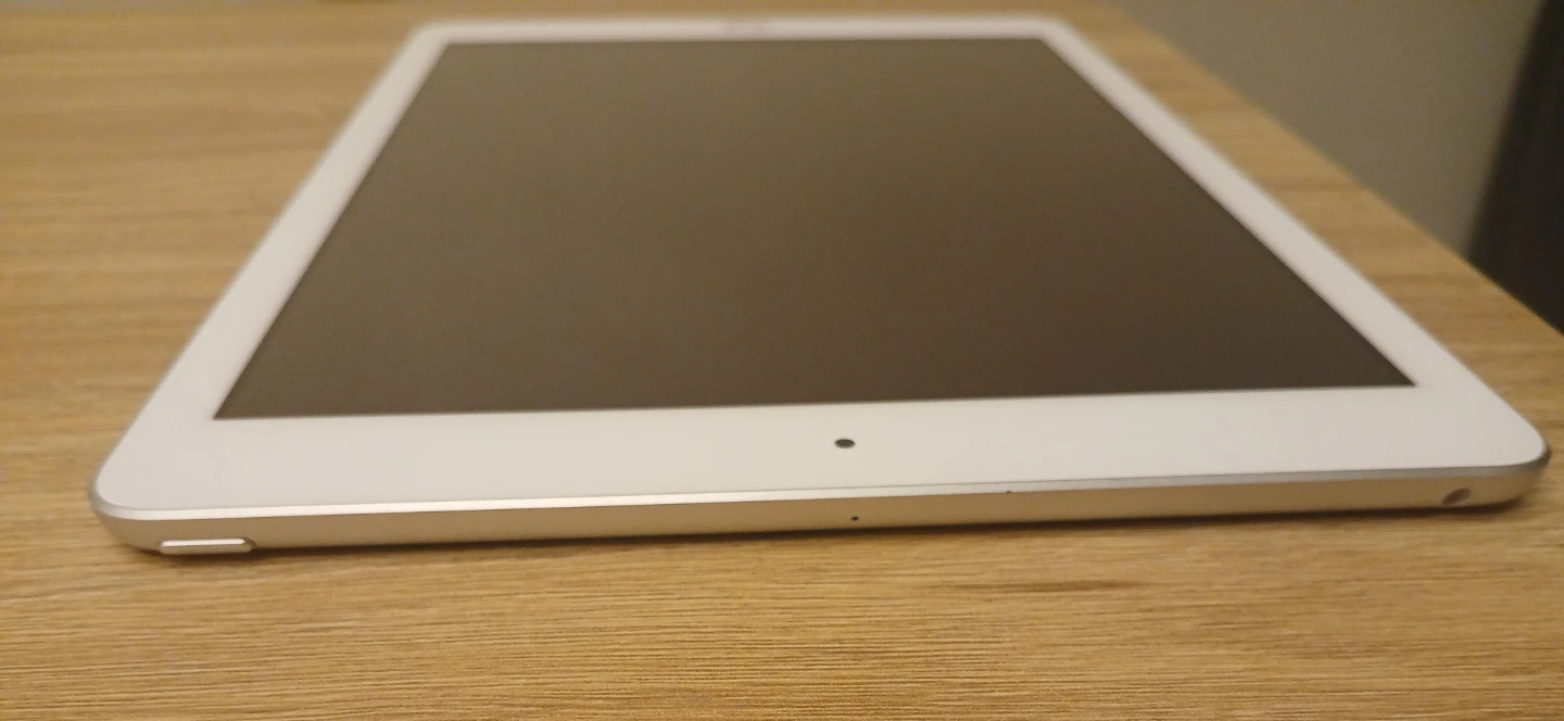 Apple iPad 5th Gen 32GB - photo 3