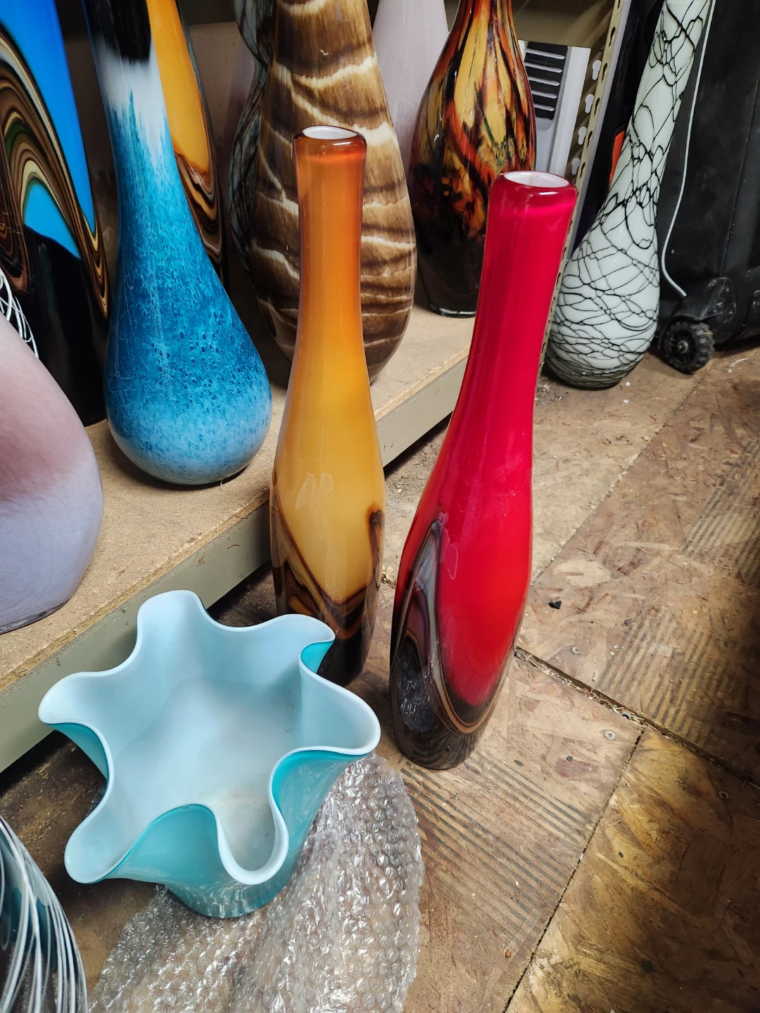 Assorted Decorative Glass Vases - photo 3