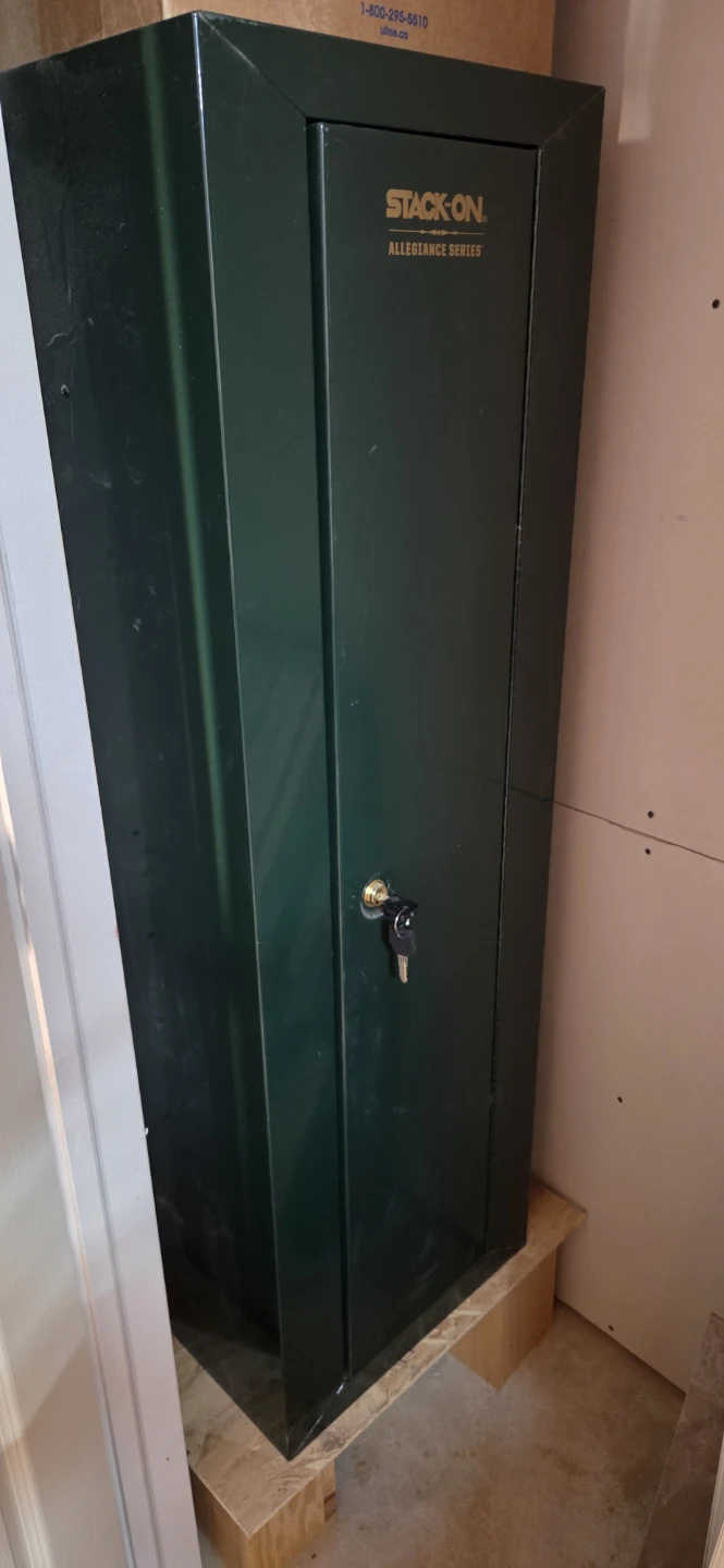 Gun cabinet