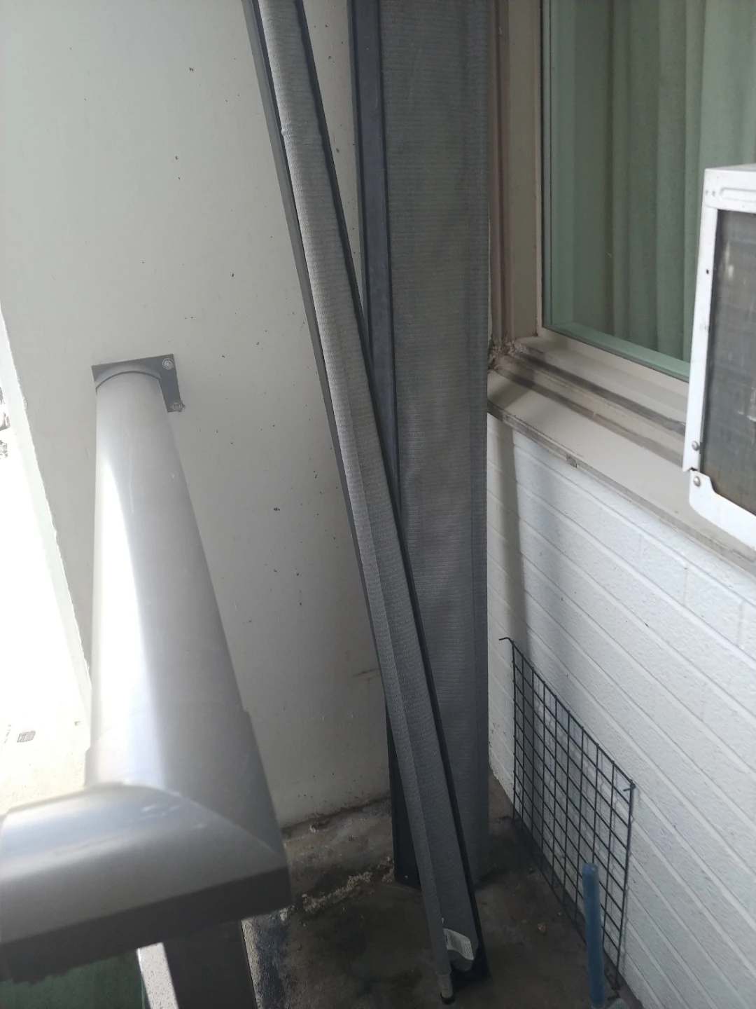 Retractable Balcony Privacy Screen - photo 5