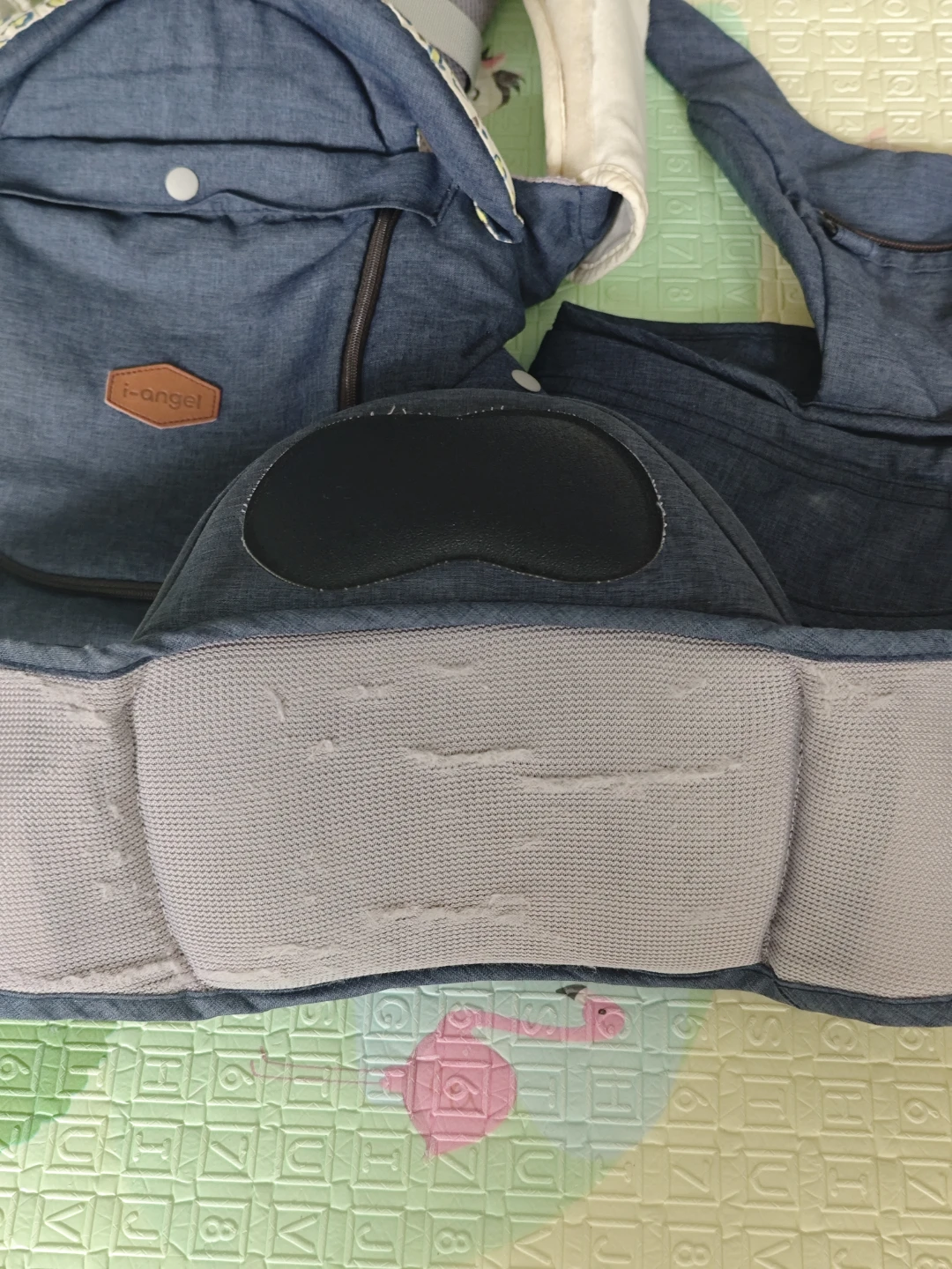 i-angel Hip Seat Baby Carrier - photo 2