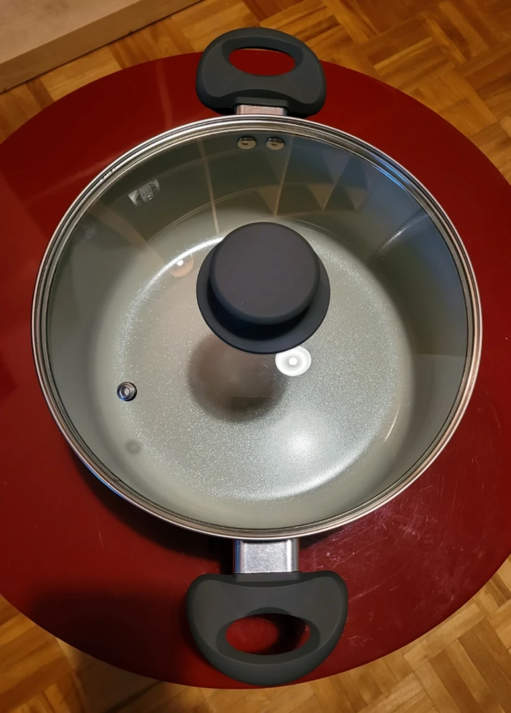 Non-Stick Stock Pot with Glass Lid at yardsale this weekend