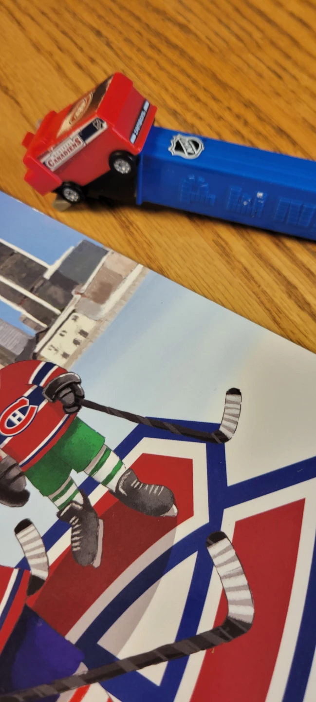 Montreal Canadiens Book and Zamboni Pez Dispenser - photo 3