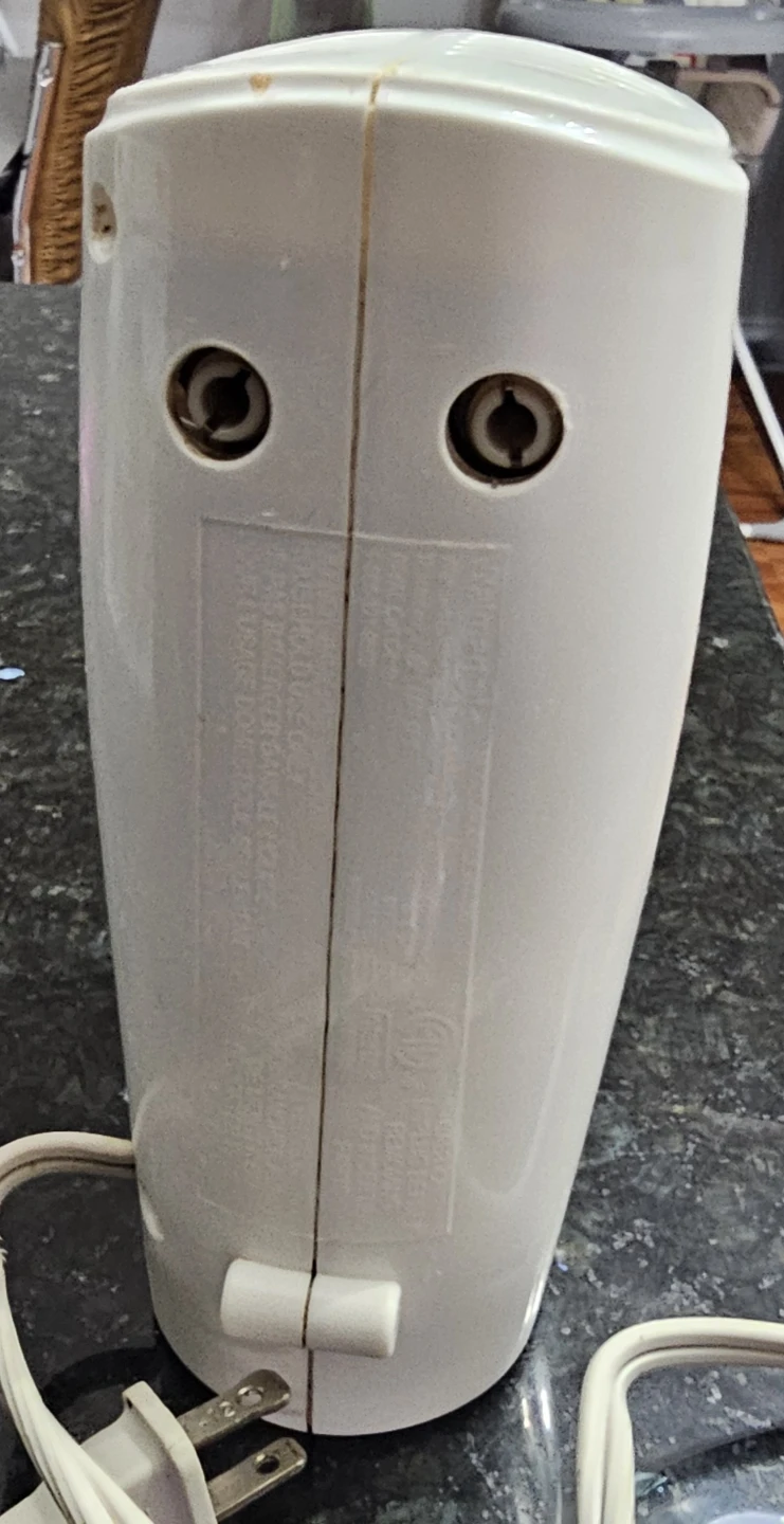 White Electric Hand Mixer - photo 2