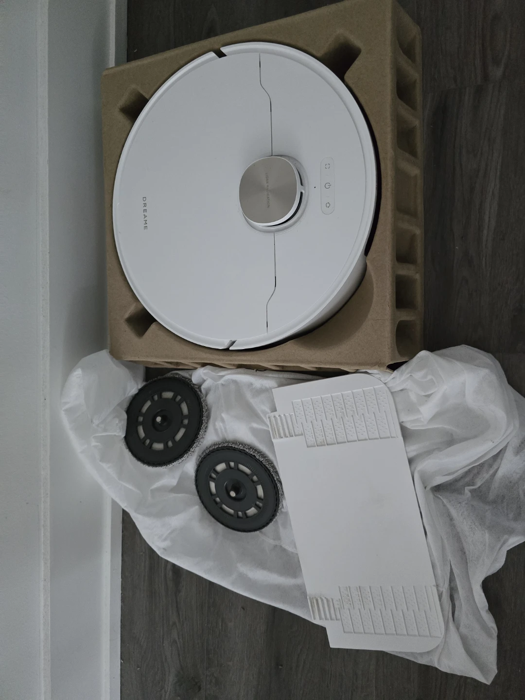 DreameBot L10s Pro Ultra Robot Vacuum and Mop - photo 2