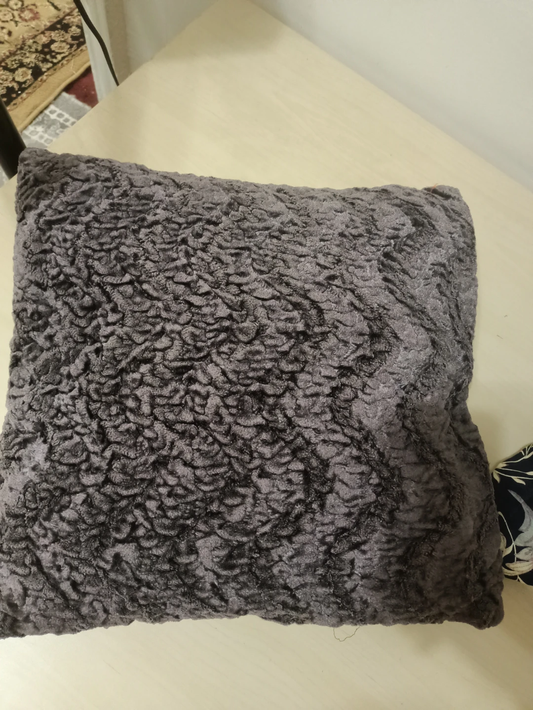 Gray Textured Throw Pillow🏈