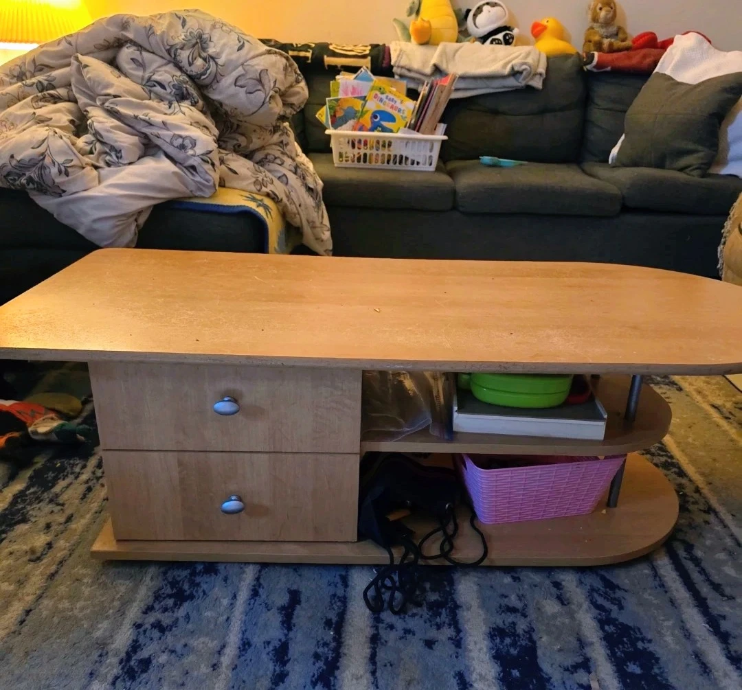 Solid wood coffee and end table with storage - photo 2