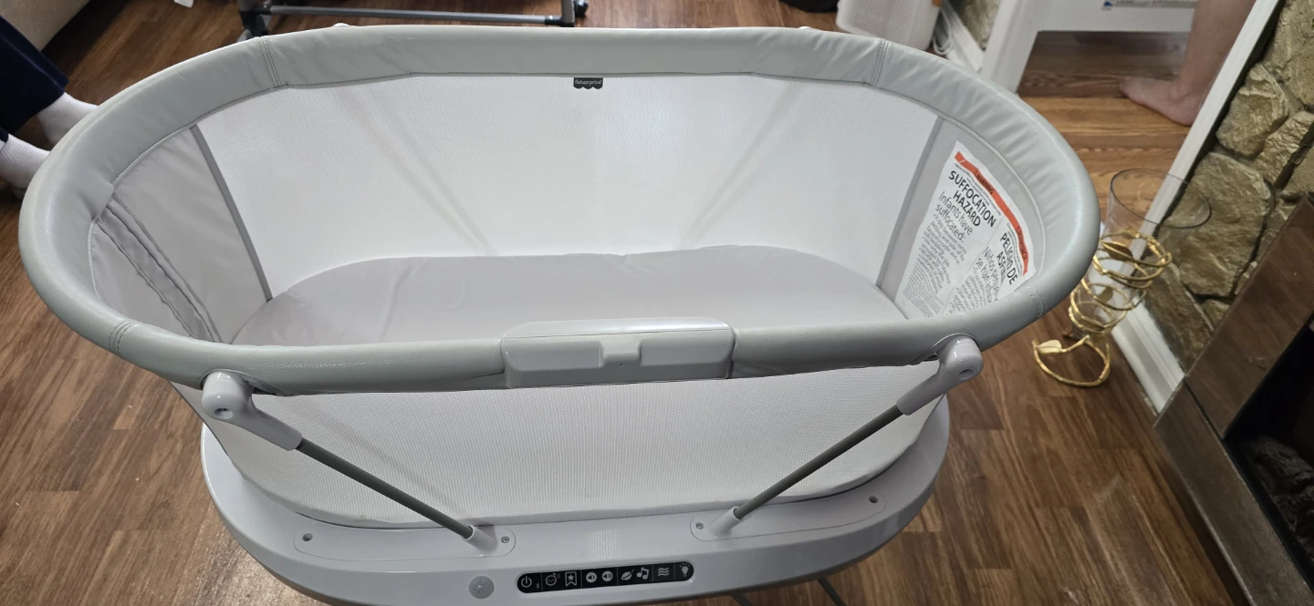 Fisher-Price Soothing Bassinet