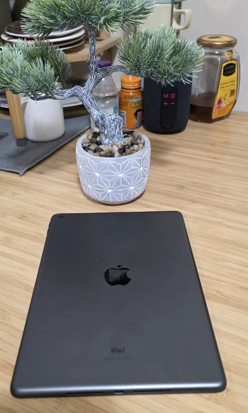 Apple iPad 9th Generation 64GB - photo 2