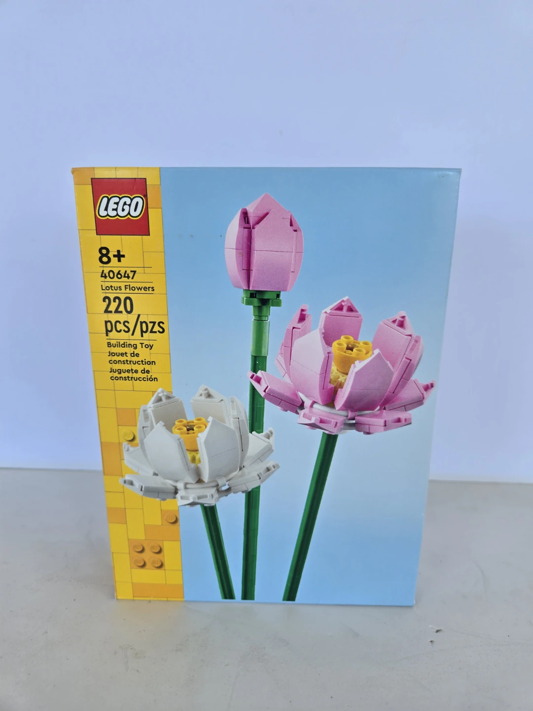 Brand new lego floral lotus flowers