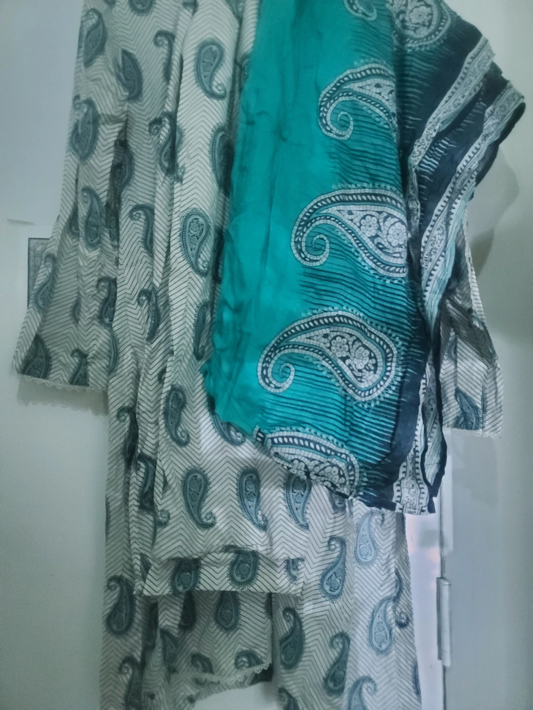 Paisley Print Salwar Kameez Suit bin saeed - photo 2