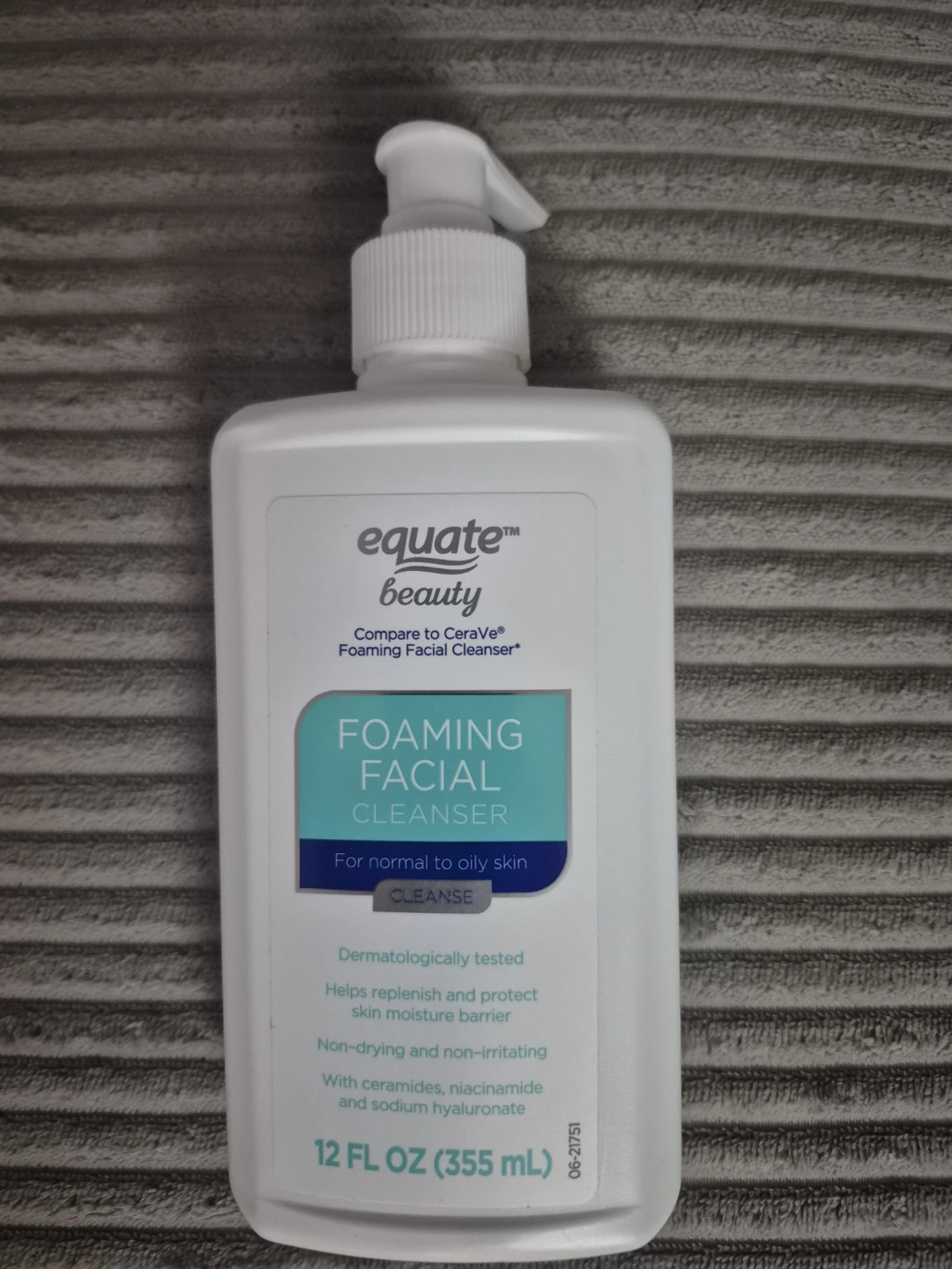 BNIB)Equate Beauty Foaming Facial Cleanser