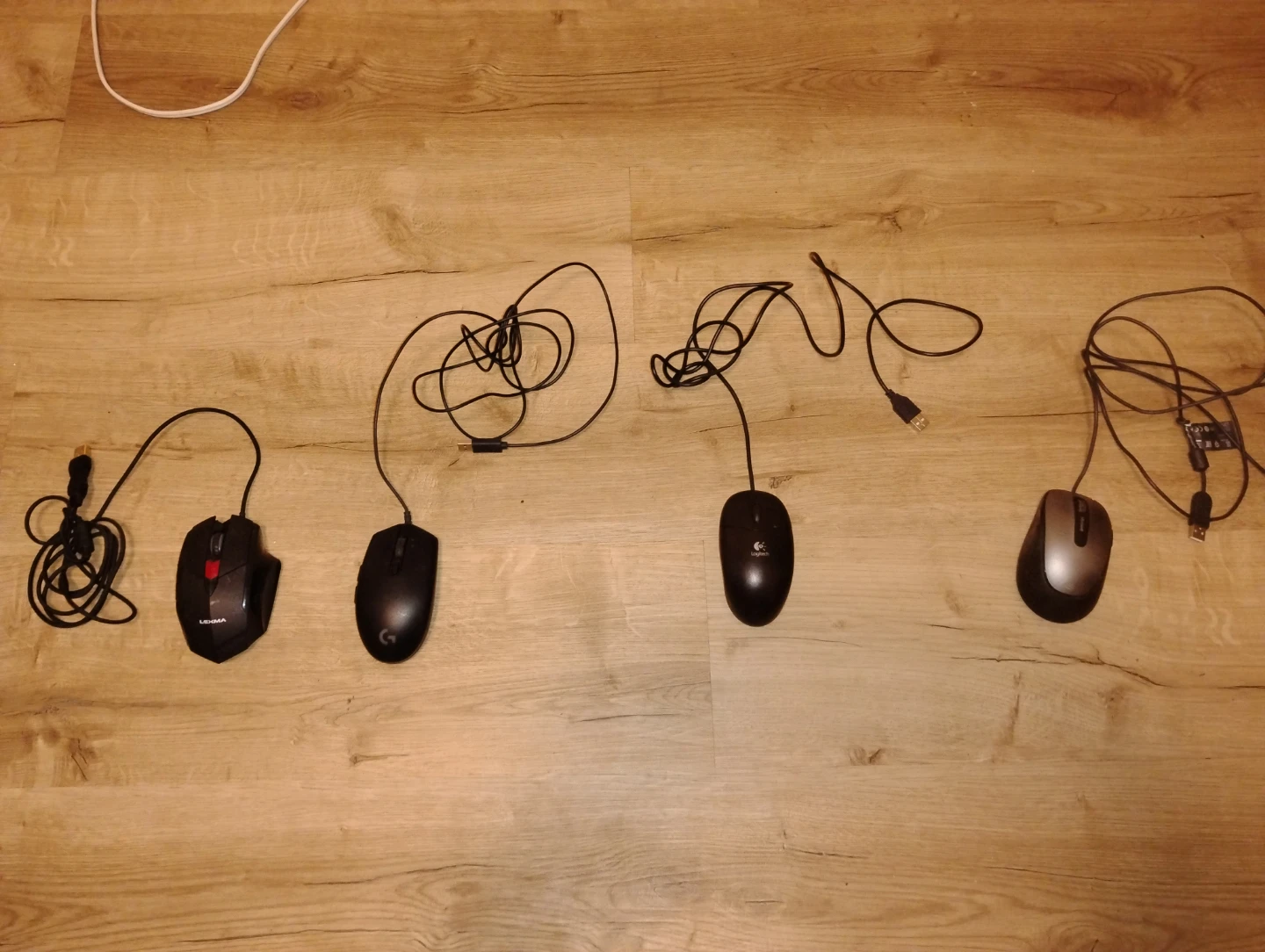 Lot of 4 Wired USB Computer Mice