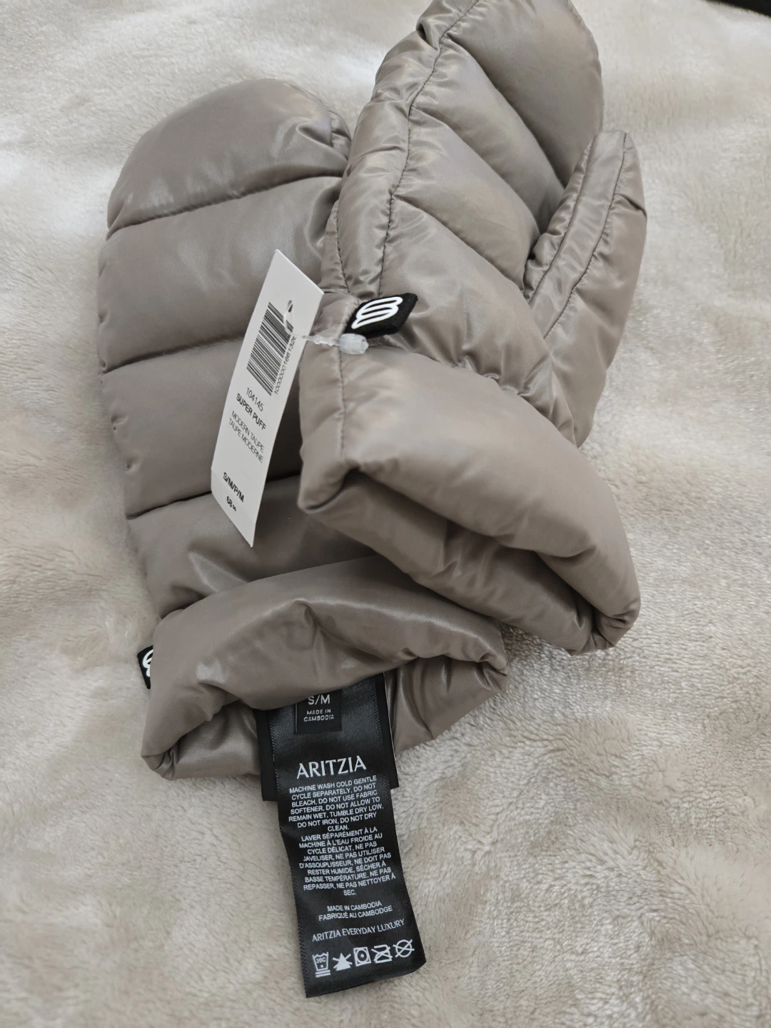 Aritzia Super Puff Mittens - Modern Taupe - S/M - photo 4