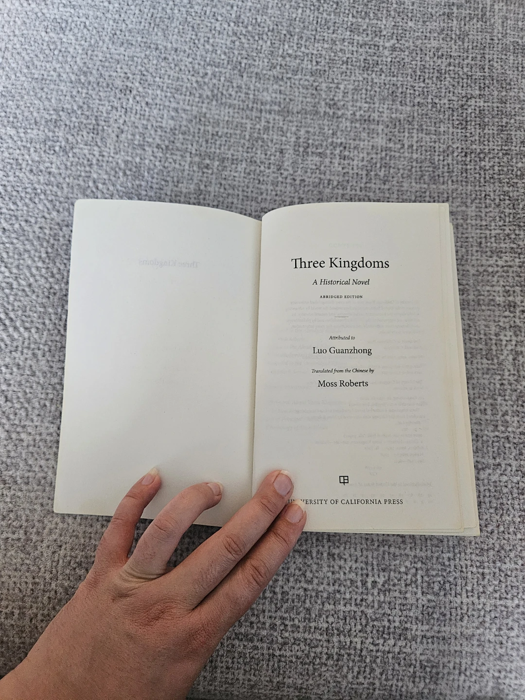 Three Kingdoms by Luo Guanzhong (Abridged) Moss Roberts - photo 4