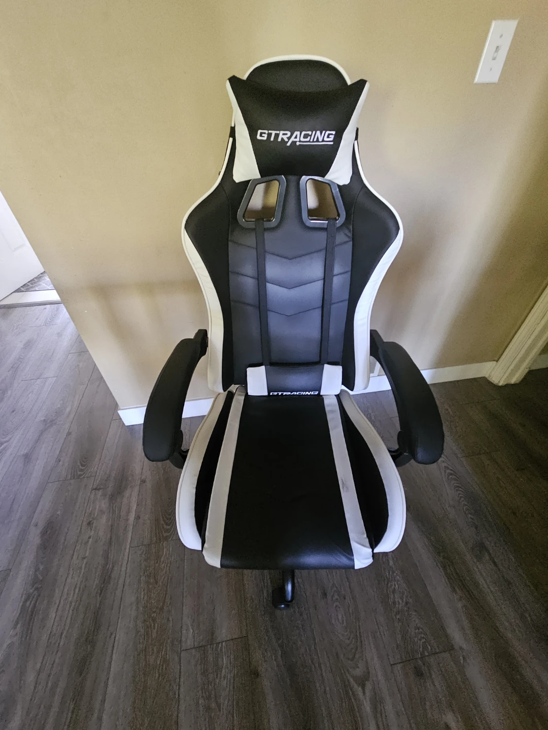 GTRACING Gaming Chair with Footrest - photo 2