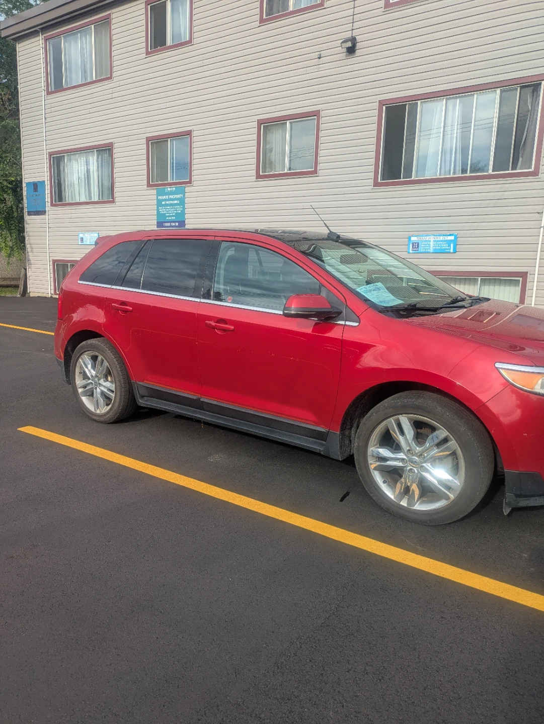 Red Ford Edge SUV 2012 - photo 3