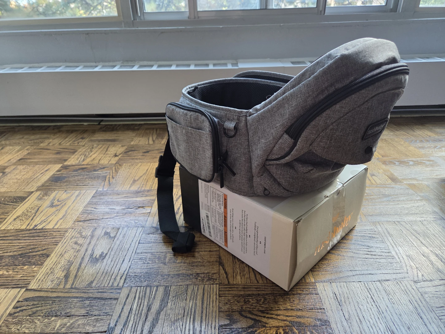 Tushbaby Hip Seat Baby Carrier - photo 2