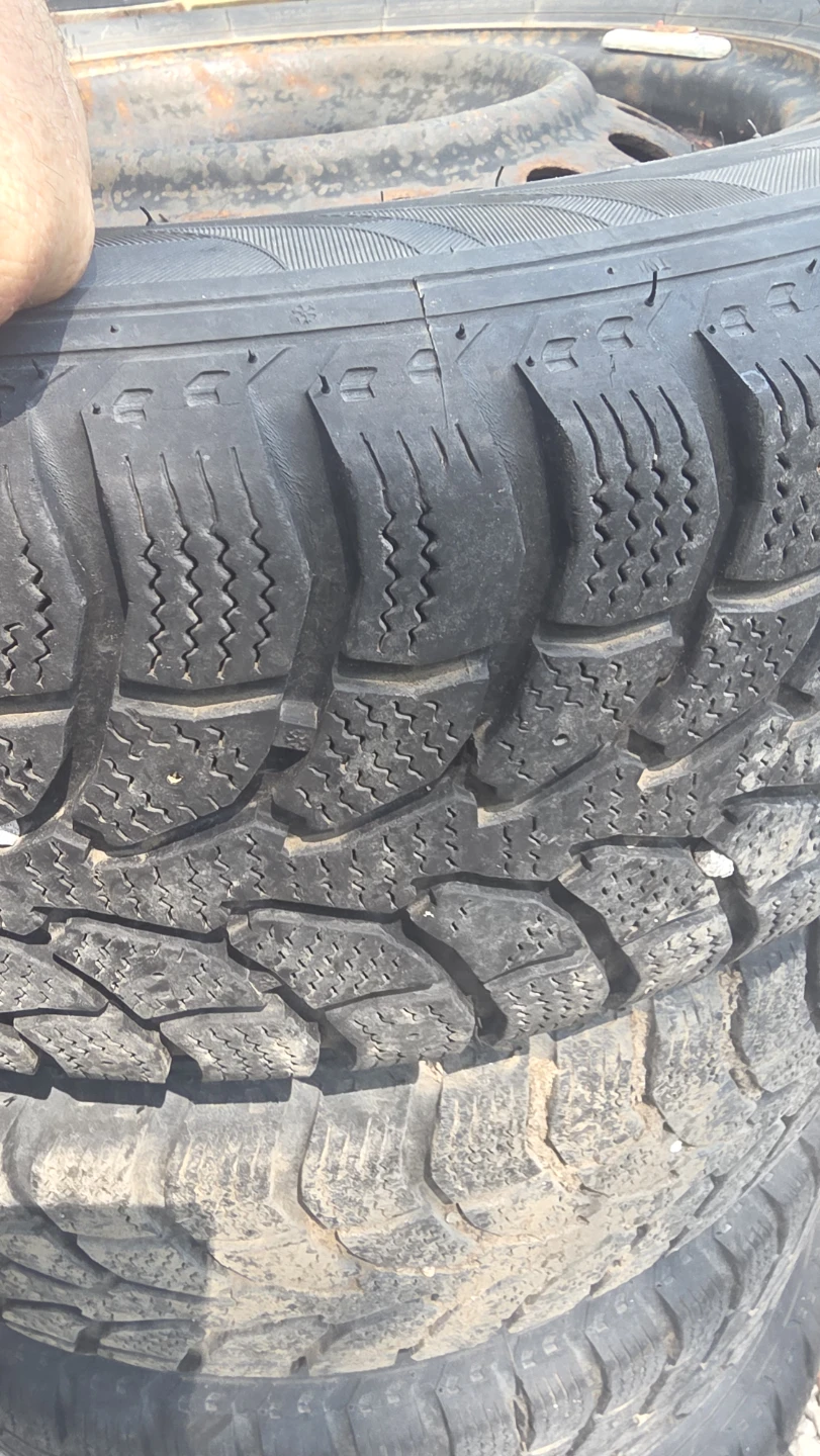 Set of 4 215/60 R16 Winter Tires - photo 3