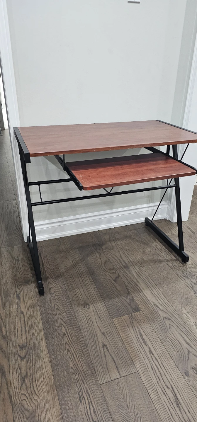 Computer Desk with Keyboard Tray