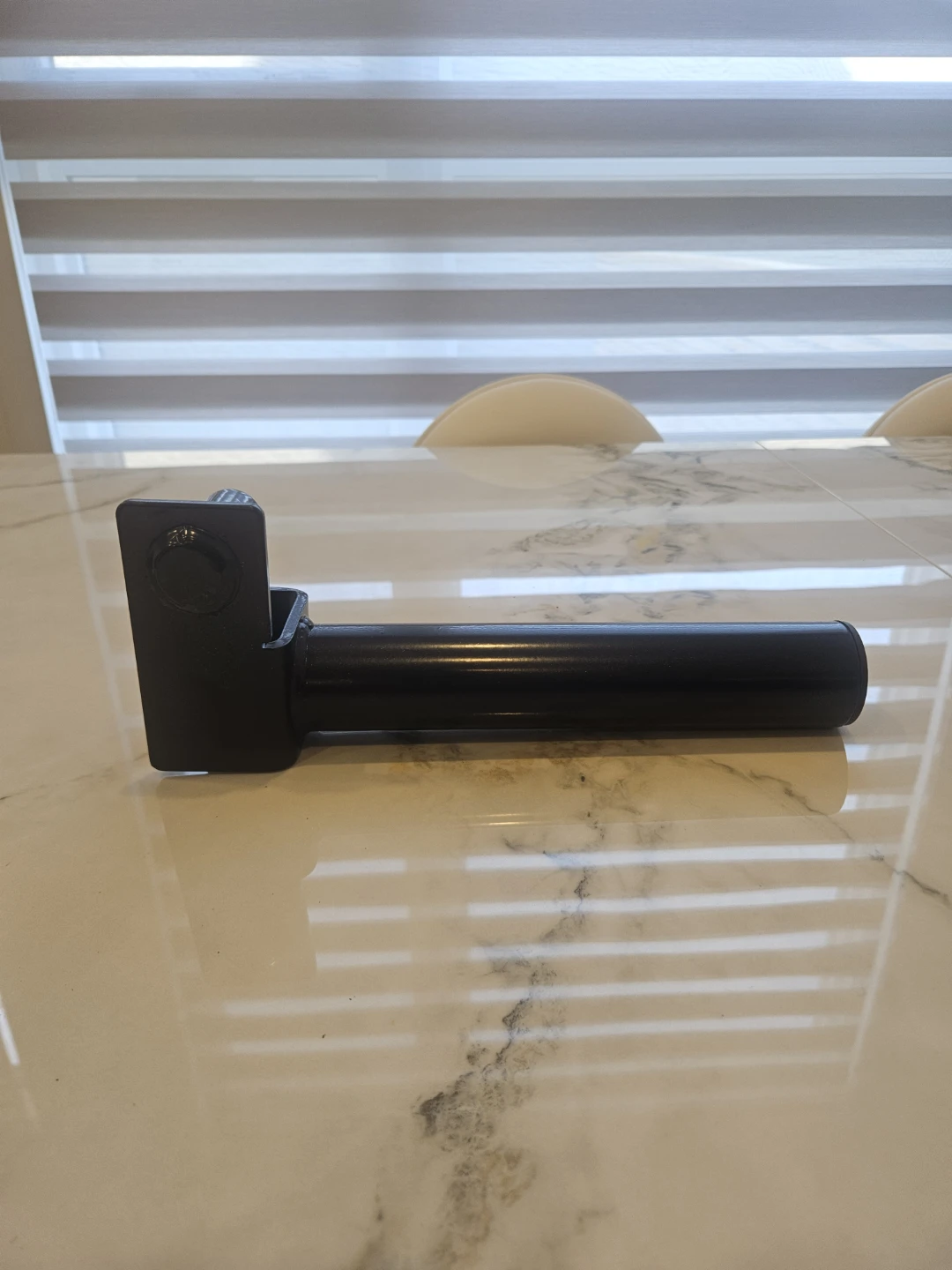 Weighted Plate Holder