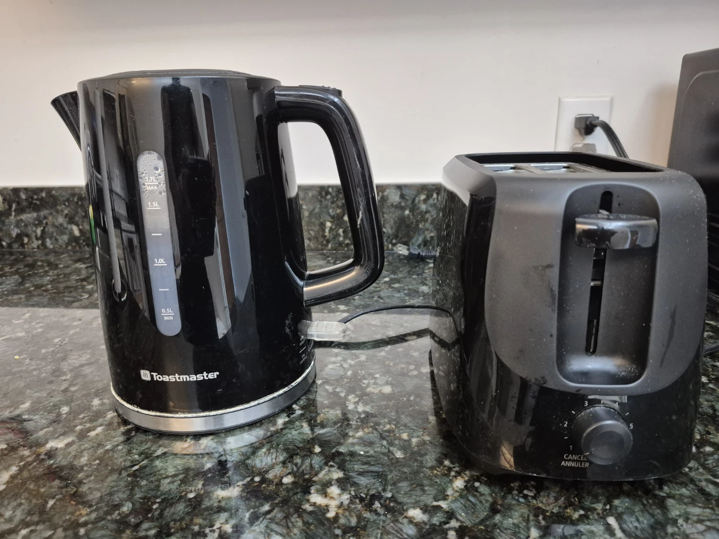 Toastmaster Kettle and Toaster Set - photo 2