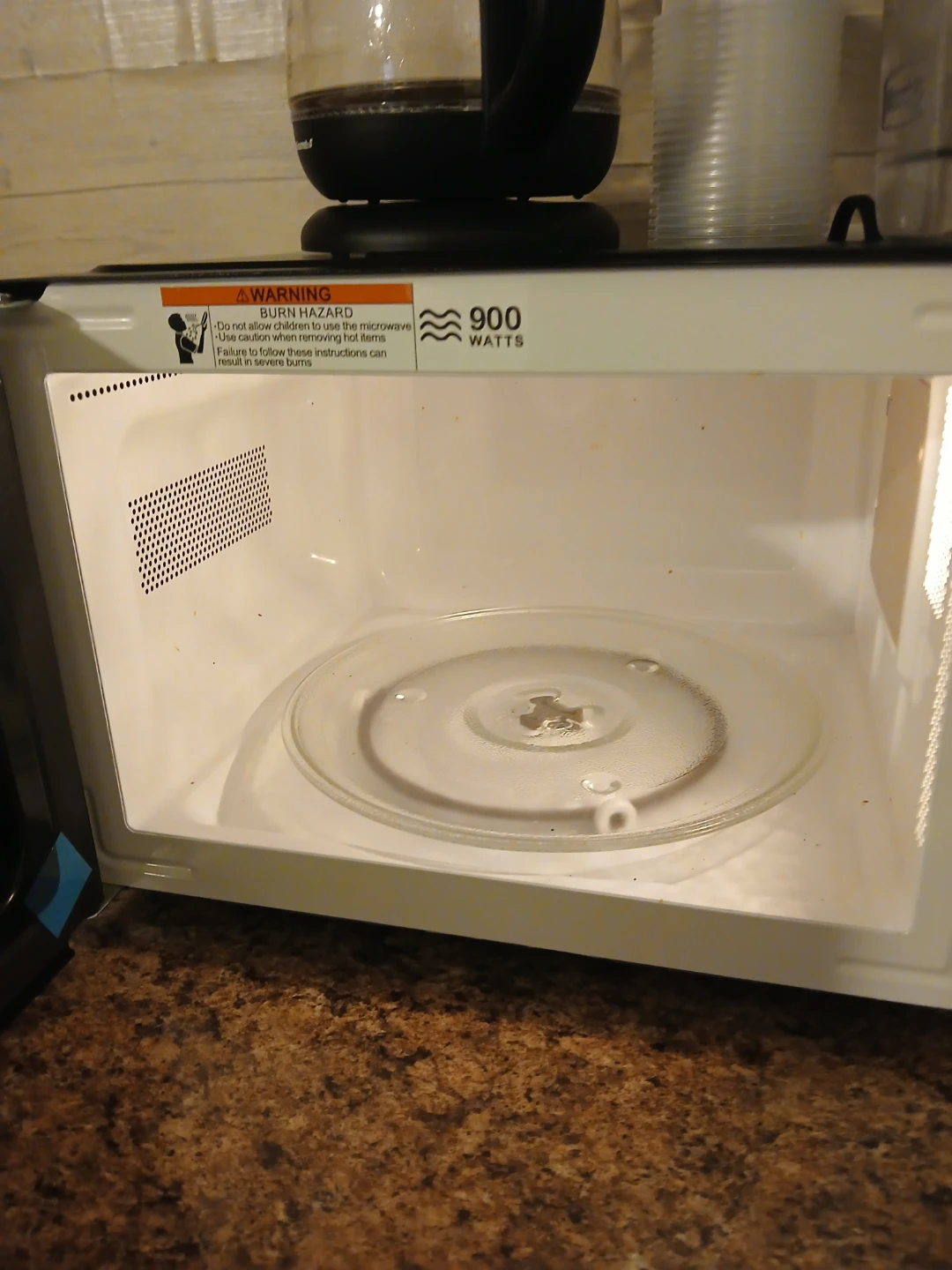 Hamilton Beach 900 Watt Microwave  (like new) - photo 3