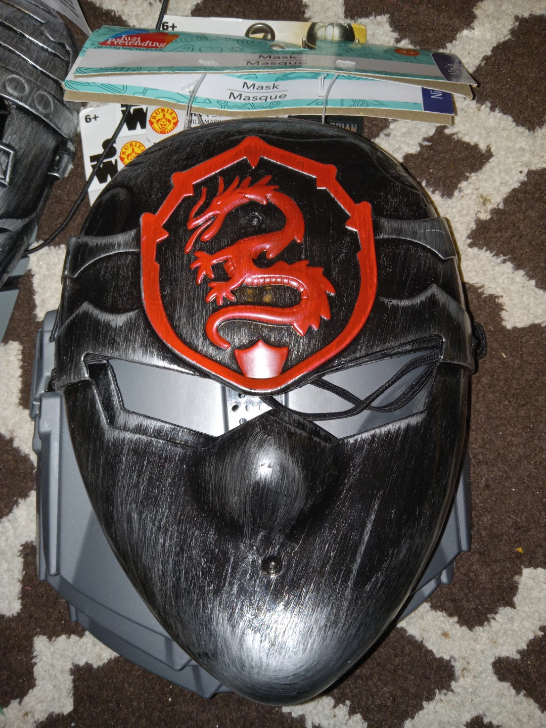 Set of 4 Character Masks - photo 3