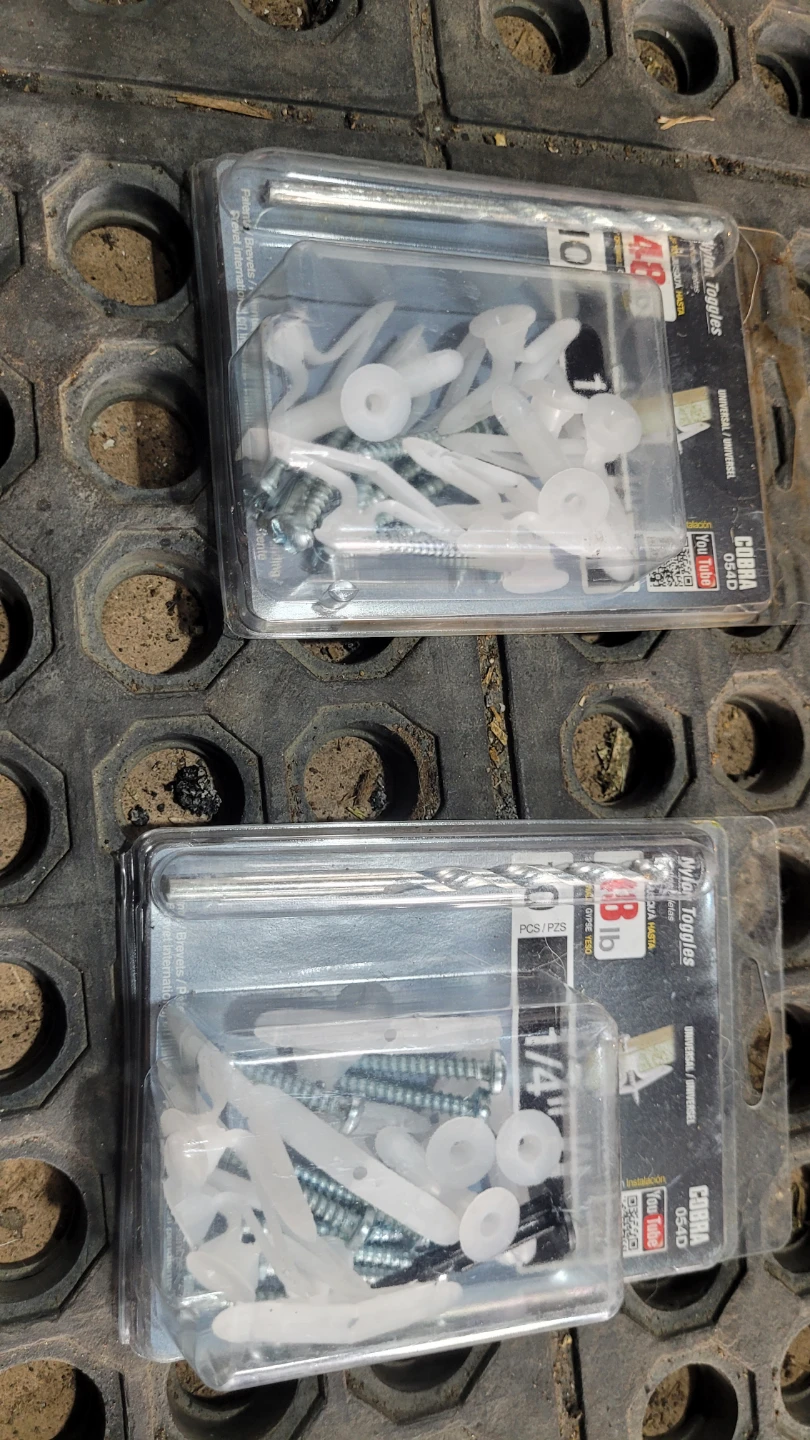 Assorted Cobra Anchors and Toggle Bolts Collection - photo 2