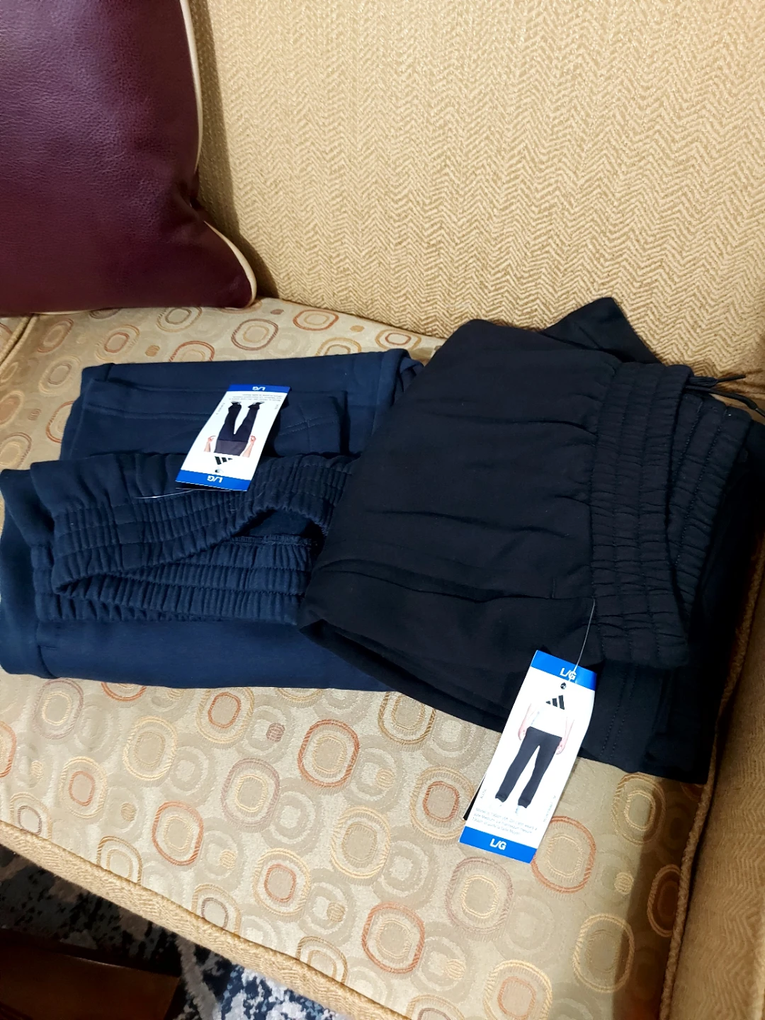 2 for $35. Two pairs of Adidas sweatpants, size Large - photo 4