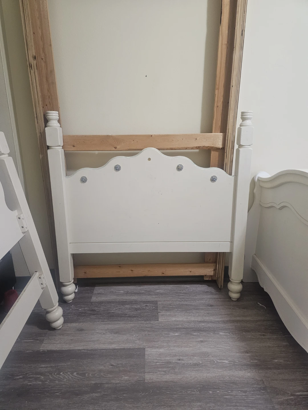 White Twin Bed Headboard and Footboard - photo 2