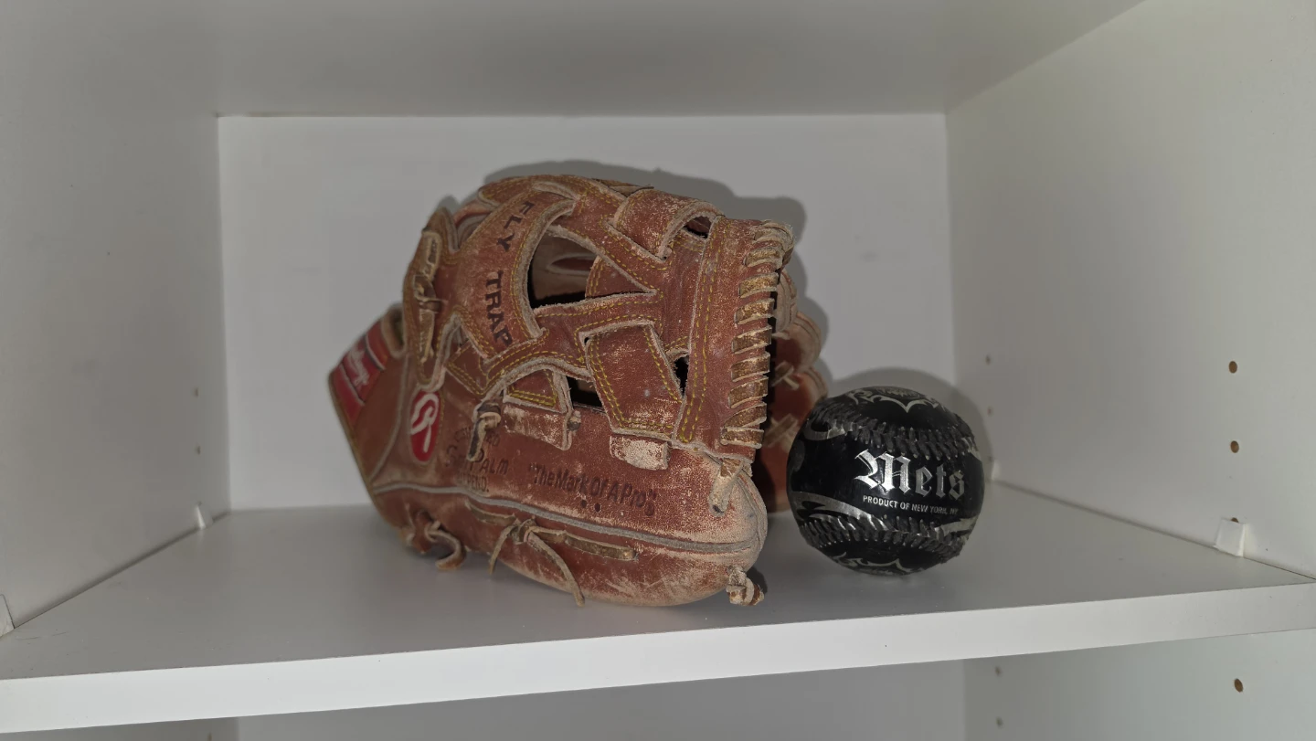 Rawlings Fly Trap Baseball Glove and Mets Ball