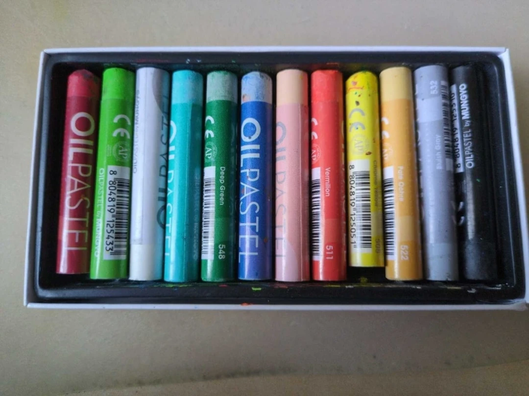 Box of 12 Oil Pastels - photo 2
