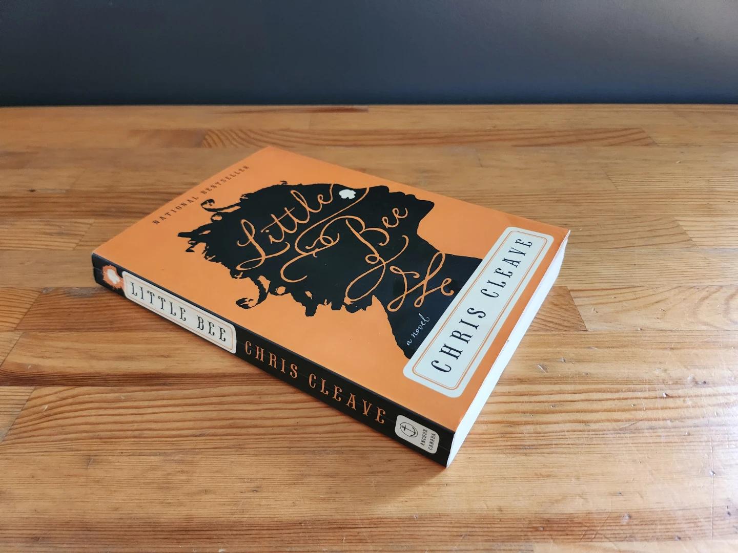 Little Bee by Chris Cleave Paperback Novel - photo 2