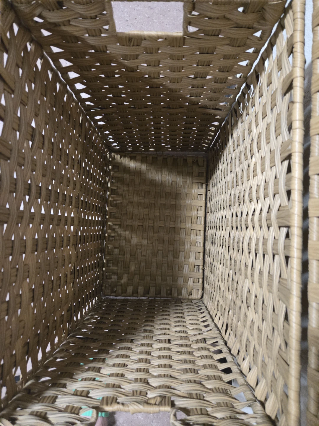 Foldable Faux Rattan Laundry Hamper with Hinged Lid - Tan Wicker - photo 4