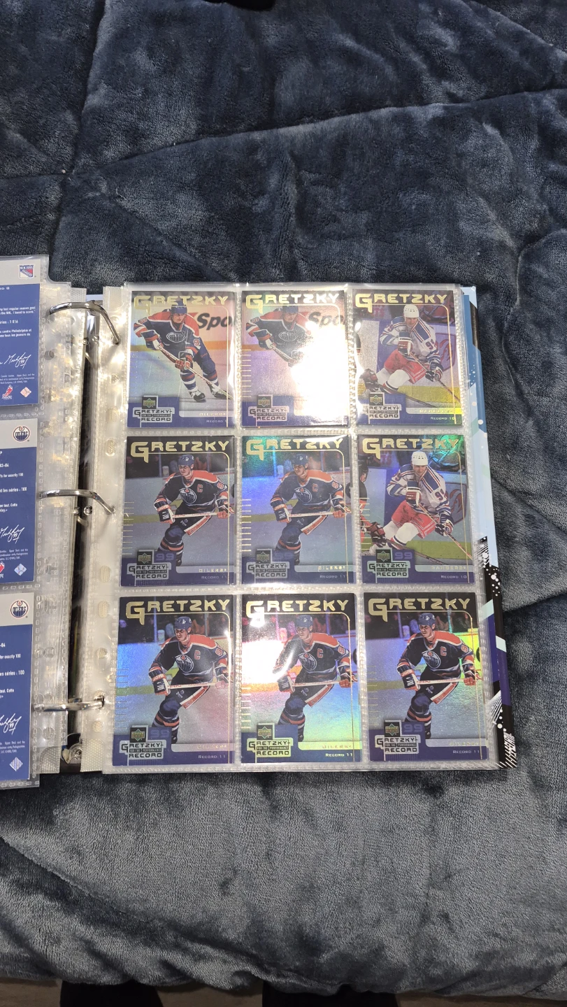 Wayne Gretzky Hockey Cards Book - photo 3