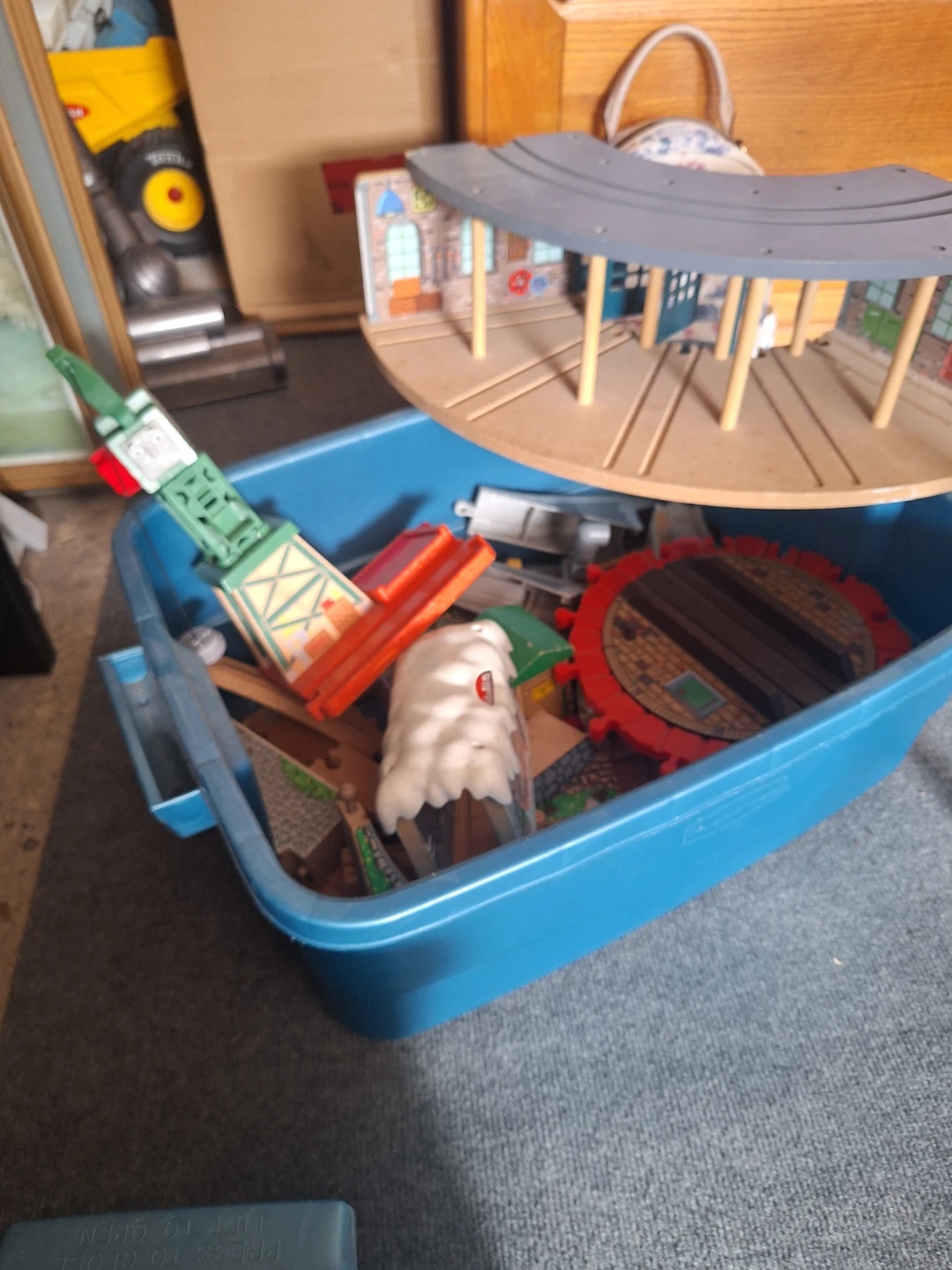 Large Collection of Thomas & Friends Wooden Trains and Tracks - photo 2