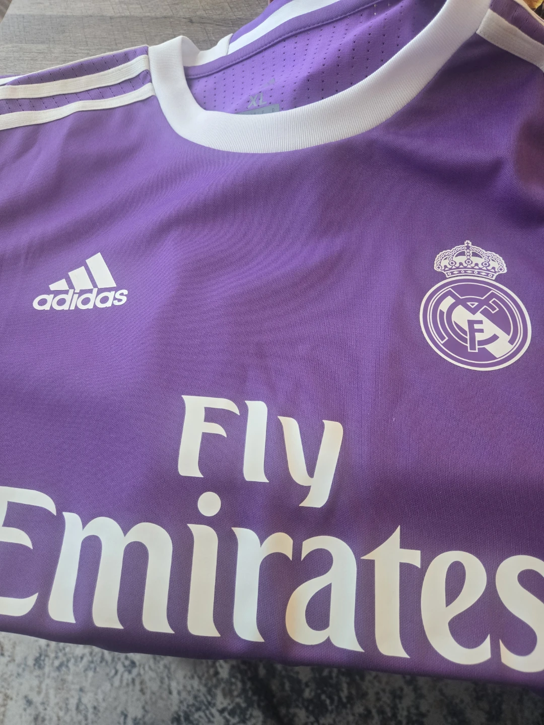 Karim Benzema Signed Real Madrid Jersey - photo 2