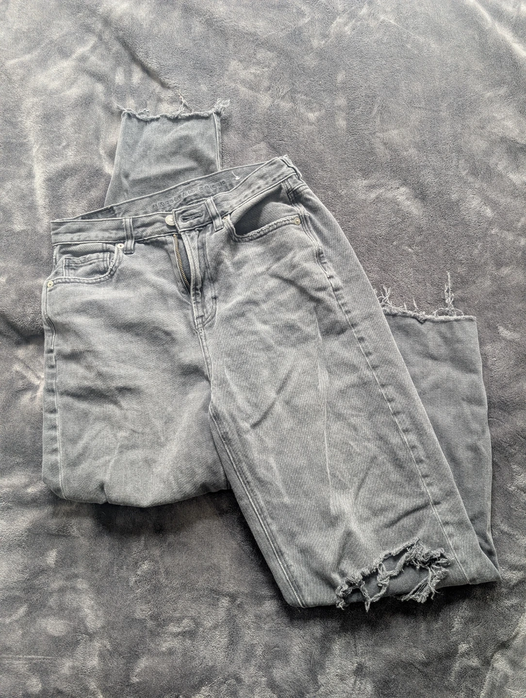 American eagle ripped mom jeans