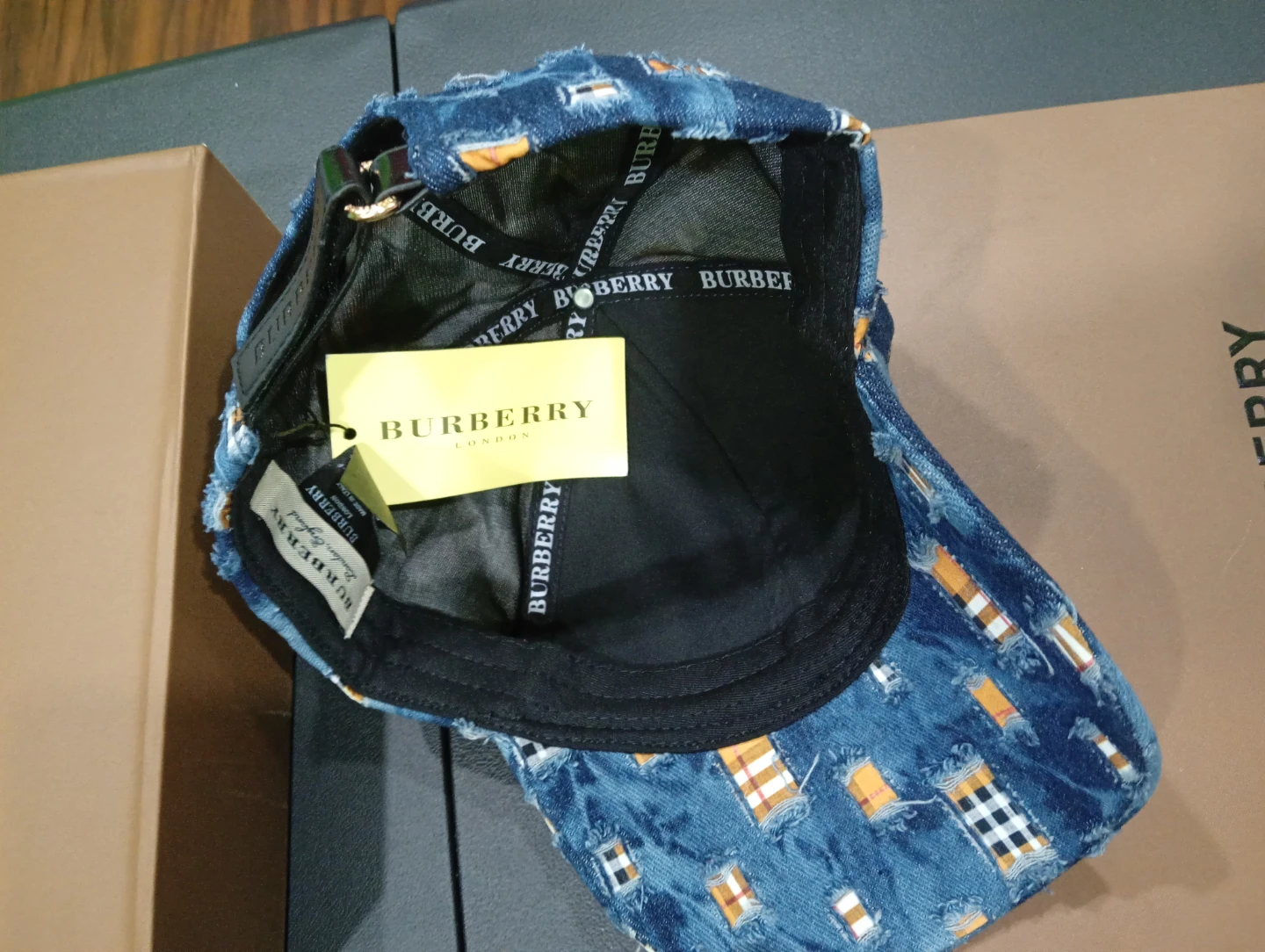 Burberry Denim Distressed Baseball Cap unisex - photo 4